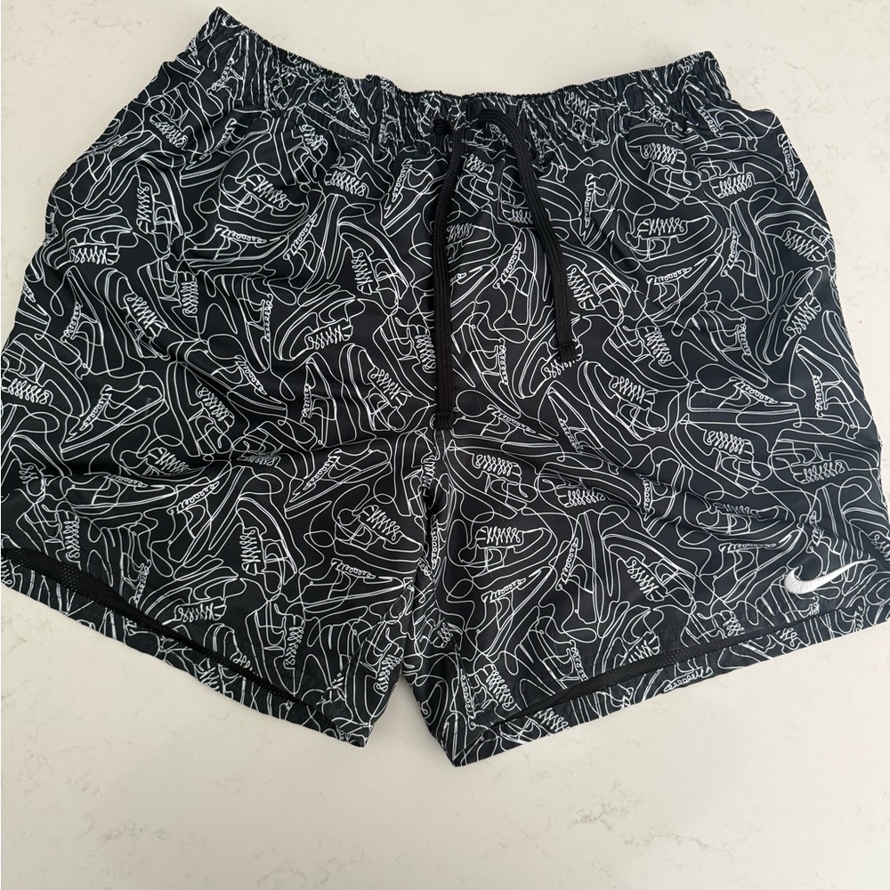 Nike Men's Black and White Patterned Athletic Shorts